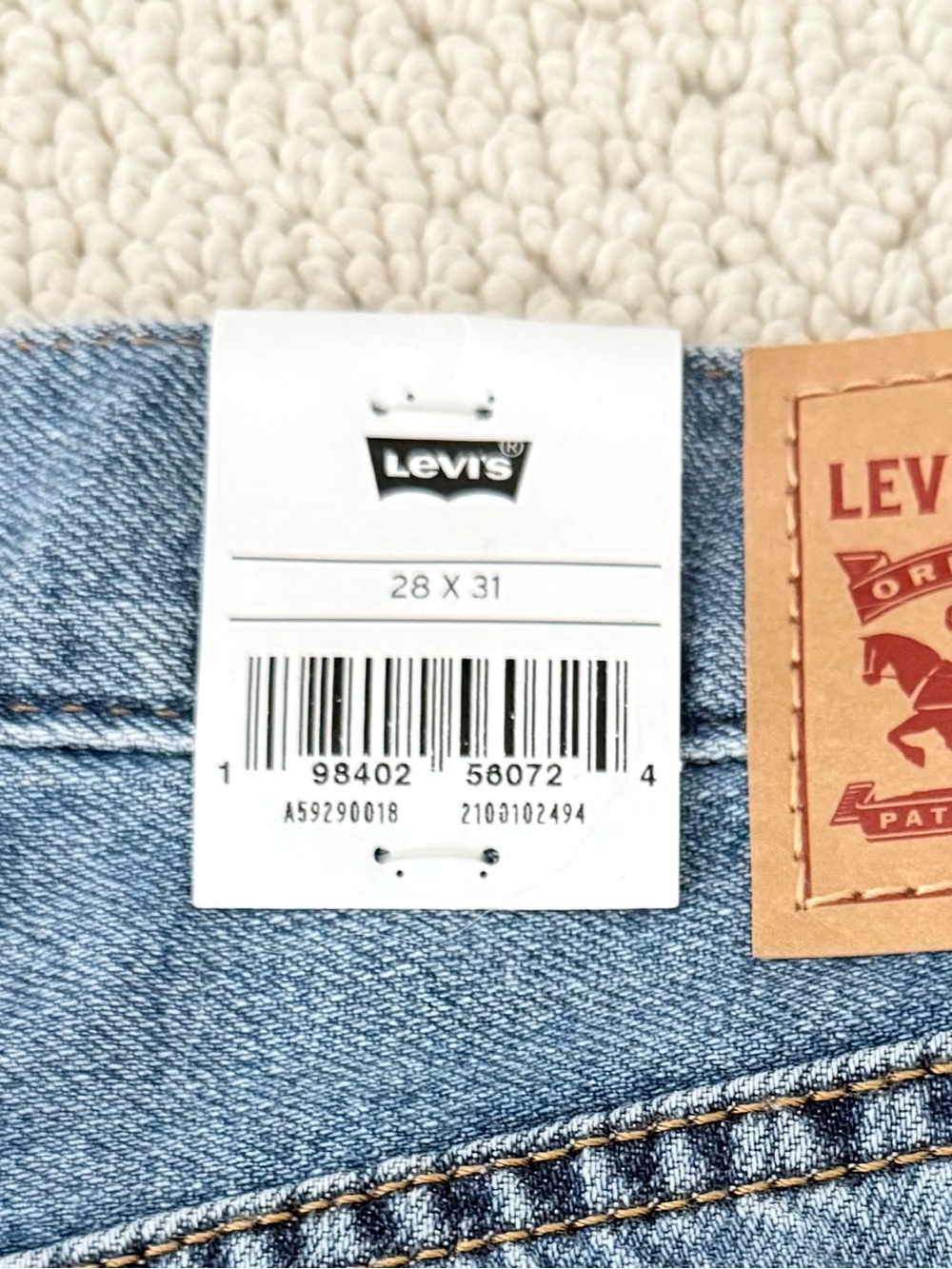 NWT Levi’s ‘94 Baggy Wide Leg Jeans - Picture 9 of 9